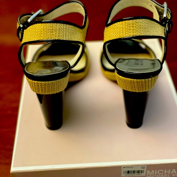 Michael Kors Camilla Wedge, Straw Patent Leather 9.5 - Picture 5 of 5